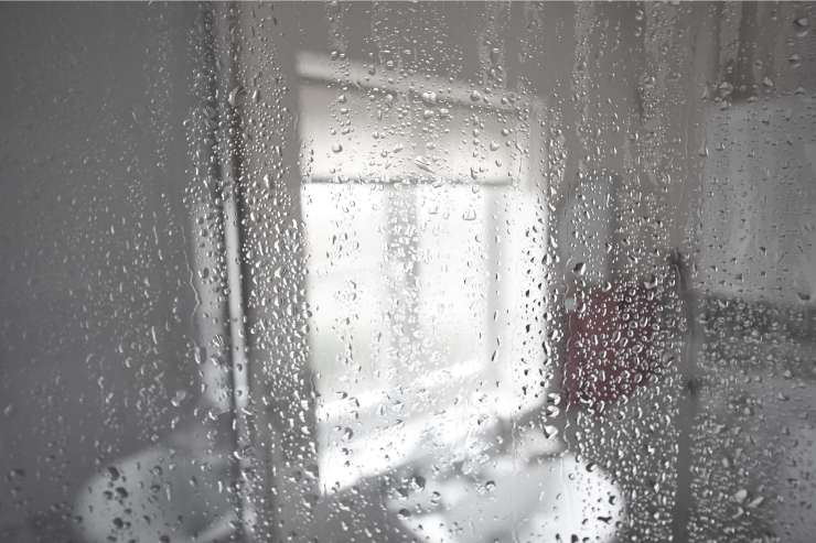 Vapore e condensa in bagno